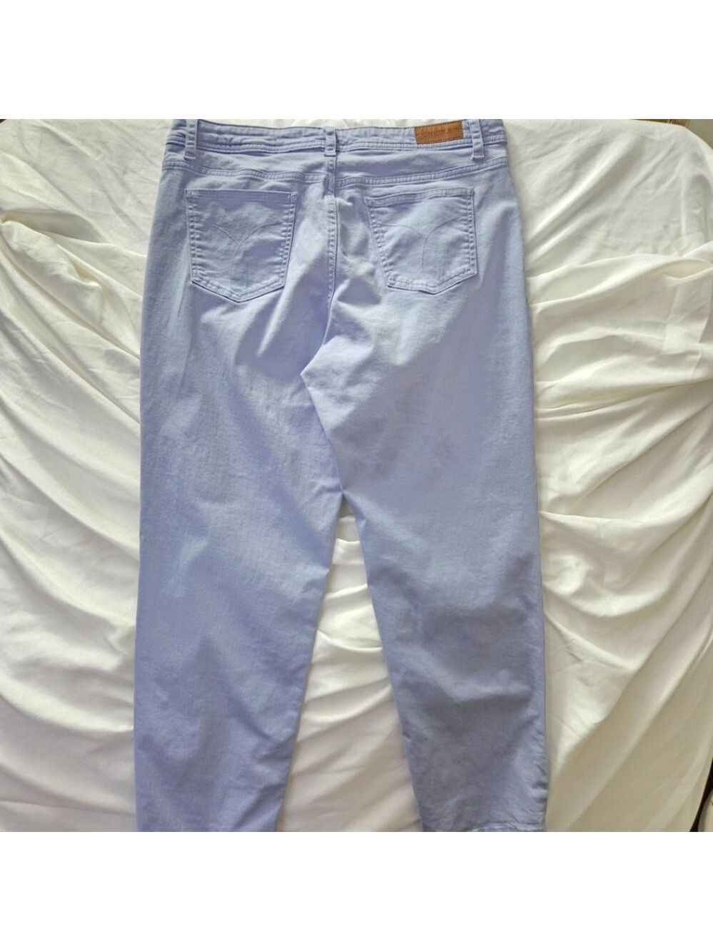 Calvin Klein Jeans Mid Rise Cropped Pastel Blue Jeans Size 10 - Picture 2 of 9